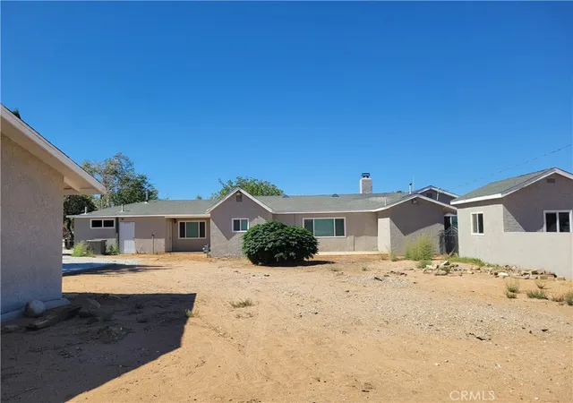 Photo 3 of Sale Pending at 14145 Lakota Rd, Apple Valley, CA 92307 | MLS# HD26203371 | Listing updated on 2026-10-01