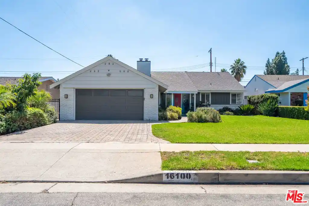 Photo 1 of Single family home for sale at 16100 Londelius St, North Hills, CA 91343 | MLS# 26989393 | Listing updated on 2026-10-28
