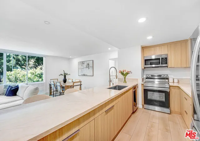 Listing Photo 2 - Condo for sale in building located at 2170 Century Pkwy, Los Angeles, CA 90067 - Unit #208