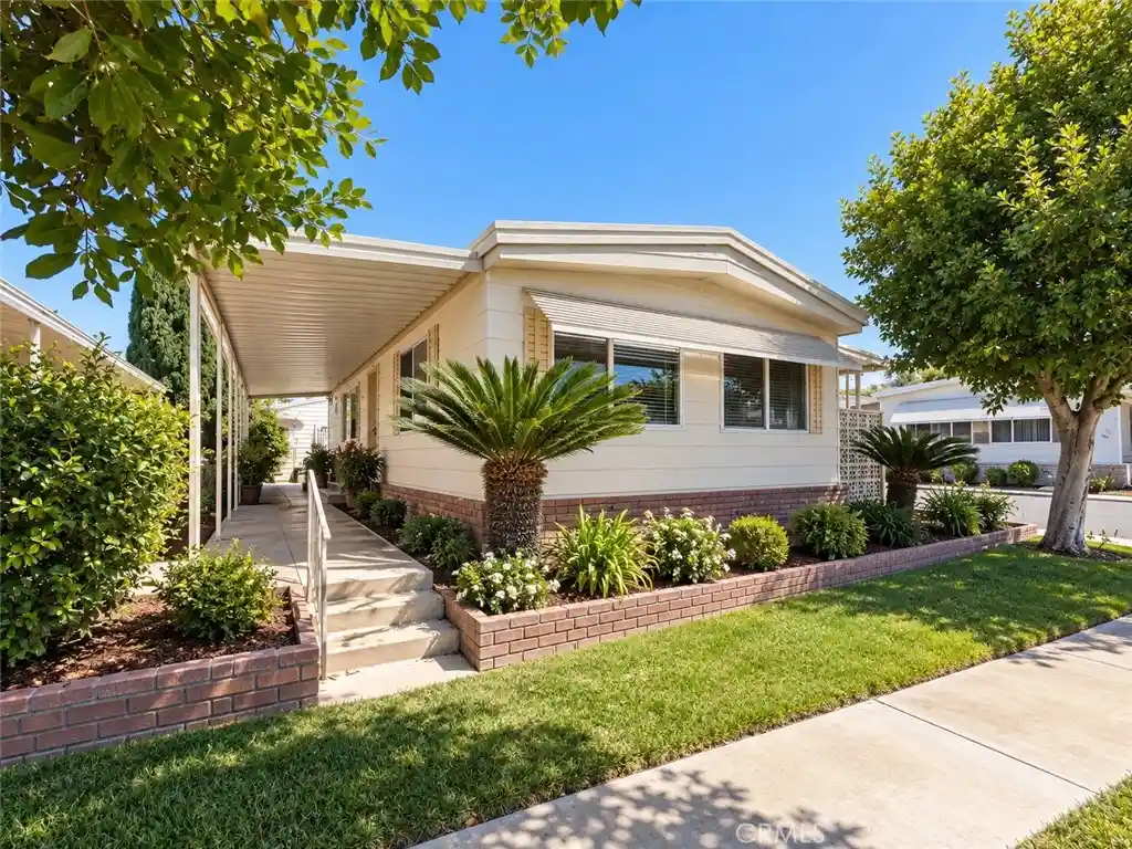 Manufactured home for sale at 16966 Lake Knoll, Yorba Linda, CA 92886 | MLS# IV26202541