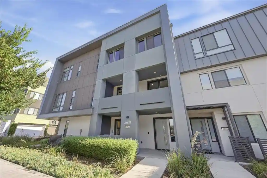 Listing Photo 2 - Condo for sale in 44778 Challenge located at 44778 Challenge, Fremont, CA 94538 - Unit #1002