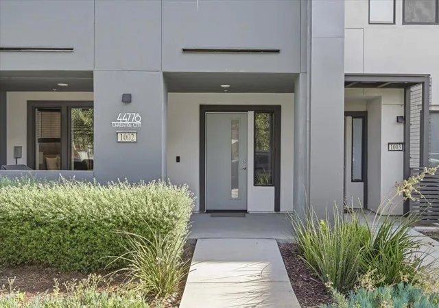 Listing Photo 3 - Condo for sale in building located at 44778 Challenge, Fremont, CA 94538 - Unit #1002