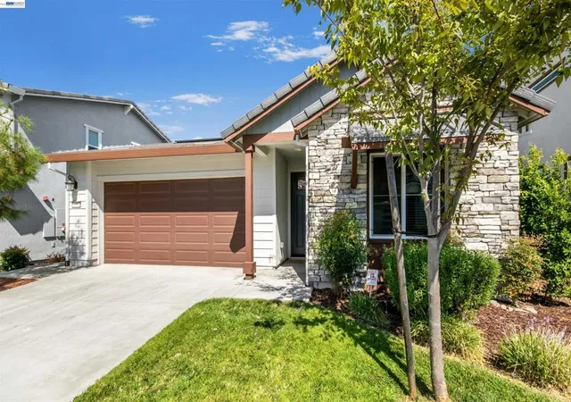 Photo 3 of Single family home for sale at 656 Bartonville Rd, Lincoln, CA 95648 | MLS# 41148507 | Listing updated on 2026-10-04