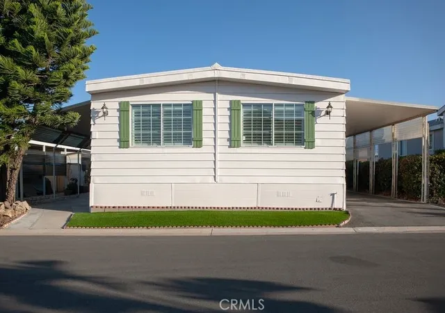 Manufactured home for sale at 4000 Pierce St #258, Riverside, CA 92505 | MLS# IV26203302