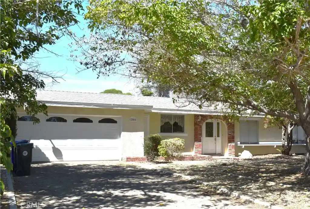 Photo 1 of Sale Pending at 12566 Iroquois, Apple Valley, CA 92308 | MLS# HD26202030 | Listing updated on 2026-10-23