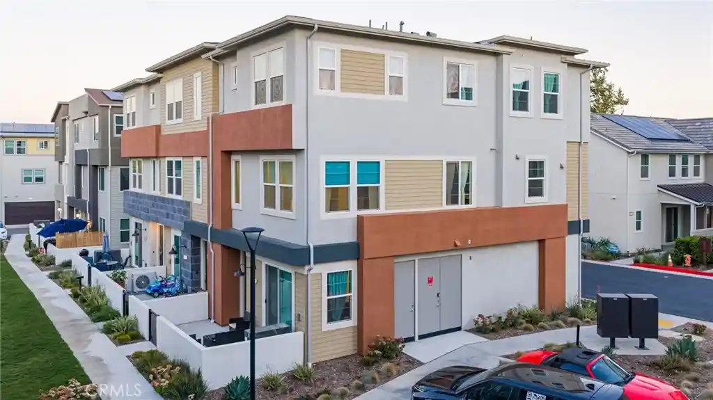Listing Photo 1 - Condo for sale in 27131 Observation Ct located at 27131 Observation Ct, Stevenson Ranch, CA 91381 - Unit 27131 Observation Ct