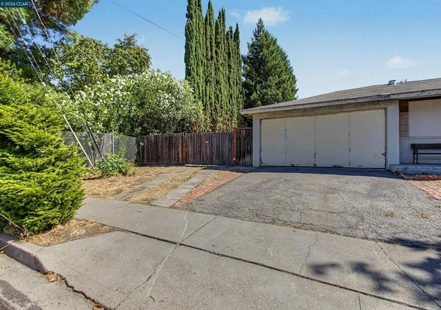 Photo 2 of Single family home for sale at 3865 Raap Ave, Martinez, CA 94553 | MLS# 41148515 | Listing updated on 2026-09-29