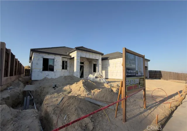 Photo 3 of Single family home for sale at 10672 Titanium, Taft, CA 93268 | MLS# PW26203484 | Listing updated on 2026-09-28