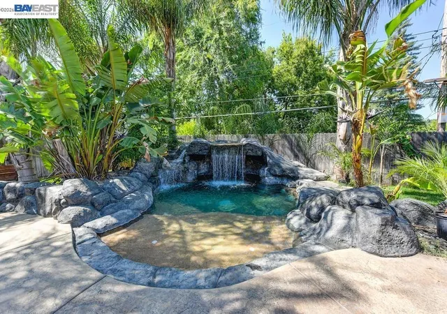 Photo 1 of Single family home for sale at 8545 Hilton Way, Fair Oaks, CA 95628 | MLS# 41148520 | Listing updated on 2026-09-30