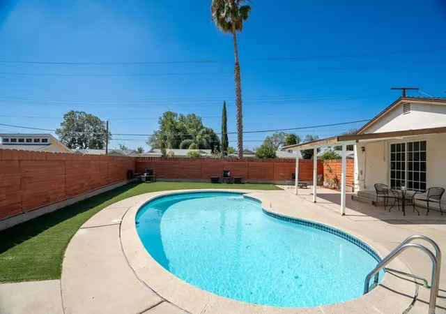 Single family home for sale at 2009 Paddy Pl, Escondido, CA 92027 | MLS# PTP2607040