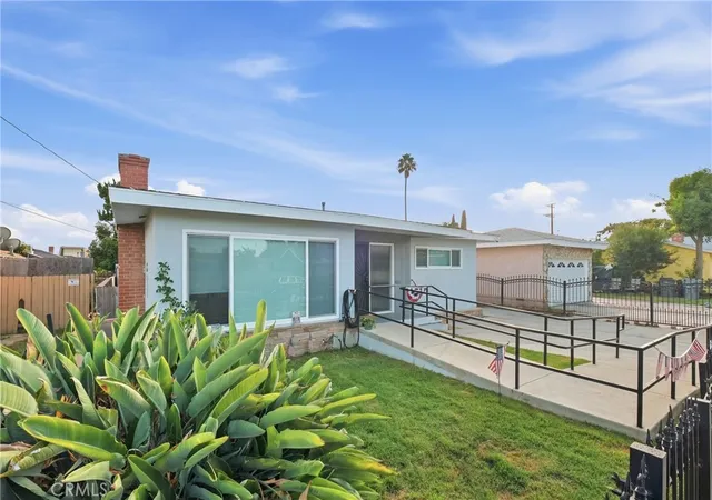Photo 2 of Single family home for sale at 4170 Lavinia, Lynwood, CA 90262 | MLS# SW26203541 | Listing updated on 2026-10-11