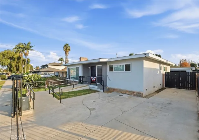 Photo 3 of Single family home for sale at 4170 Lavinia, Lynwood, CA 90262 | MLS# SW26203541 | Listing updated on 2026-10-11