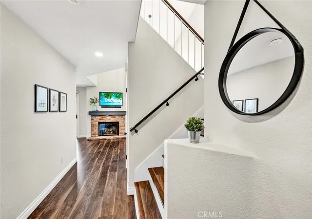 Listing Photo 4 - Condo for sale in building located at 7999 E Viewrim, Anaheim, CA 92808