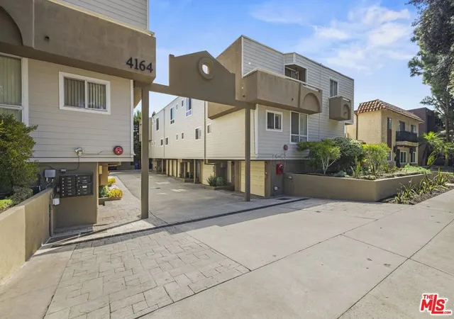 Photo 2 of Townhouse for sale at 4164 Tujunga Ave #103, Studio City, CA 91604 | MLS# 26987067 | Listing updated on 2026-10-06
