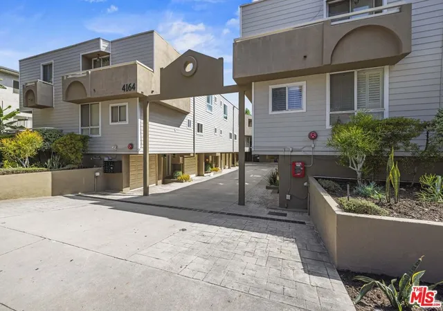 Photo 3 of Townhouse for sale at 4164 Tujunga Ave #103, Studio City, CA 91604 | MLS# 26987067 | Listing updated on 2026-10-06
