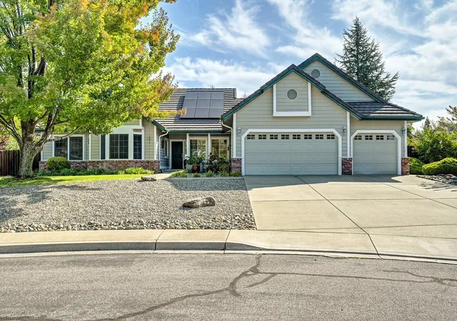 Photo 2 of Single family home for sale at 807 Mesa Vista Way, Auburn, CA 95603 | MLS# ML82061607 | Listing updated on 2026-10-08