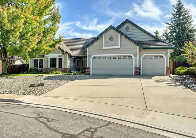 Photo 3 of Single family home for sale at 807 Mesa Vista Way, Auburn, CA 95603 | MLS# ML82061607 | Listing updated on 2026-10-08