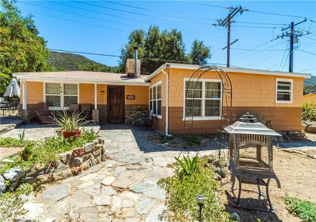 Photo 1 of Single family home for sale at 40202 Calle El Clavelito, Green Valley, CA 91390 | MLS# SR26201550 | Listing updated on 2026-09-18