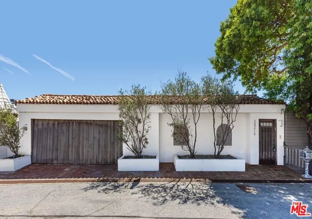 Photo 1 of Single family home for sale at 24216 Malibu Rd, Malibu, CA 90265 | MLS# 26989063 | Listing updated on 2026-09-25