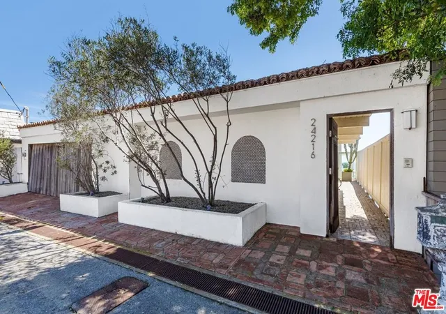 Photo 2 of Single family home for sale at 24216 Malibu Rd, Malibu, CA 90265 | MLS# 26989063 | Listing updated on 2026-09-25