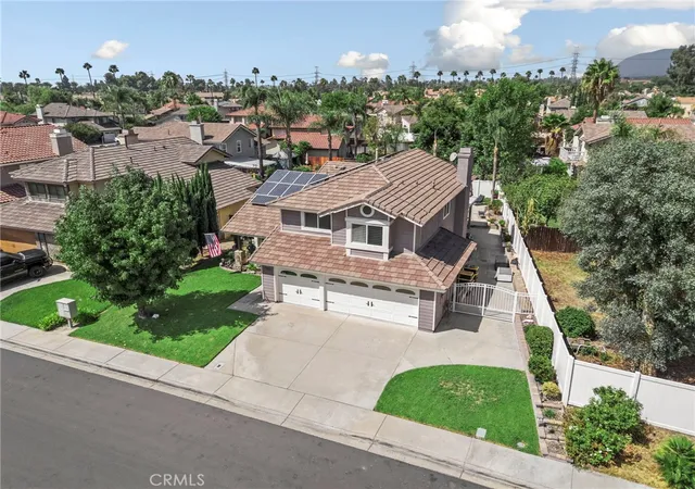 Photo 3 of Sale Pending at 7830 Sioux, Fontana, CA 92336 | MLS# CV26202961 | Listing updated on 2026-09-25