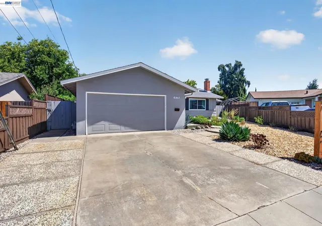 Photo 3 of Single family home for sale at 4150 Florida Ct, Livermore, CA 94550 | MLS# 41148554 | Listing updated on 2026-09-25