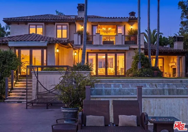 Photo 2 of Mansion for sale at 1617 Tower Grv Dr, Beverly Hills, CA 90210 | MLS# 26986681 | Listing updated on 2026-10-08