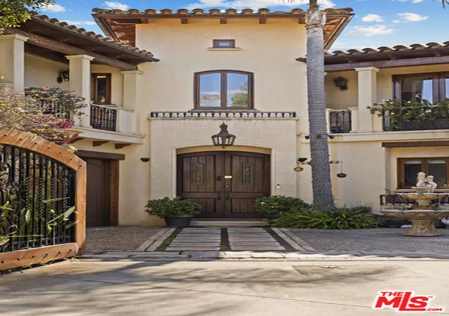 Photo 3 of Mansion for sale at 1617 Tower Grv Dr, Beverly Hills, CA 90210 | MLS# 26986681 | Listing updated on 2026-10-08