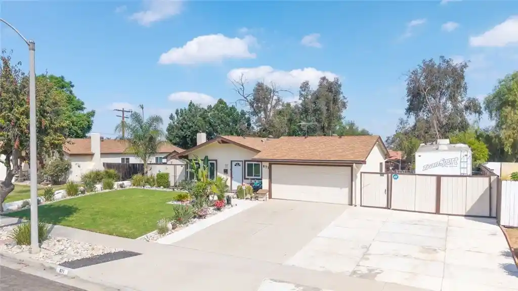 Photo 1 of Sale Pending at 871 W Francis, Corona, CA 92882 | MLS# TR26196549 | Listing updated on 2026-10-20