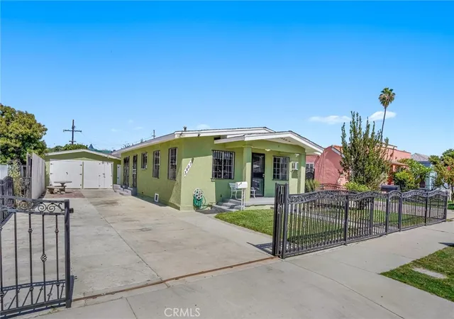 Photo 2 of Single family home for sale at 3607 Walnut, Lynwood, CA 90262 | MLS# DW26203670 | Listing updated on 2026-10-11