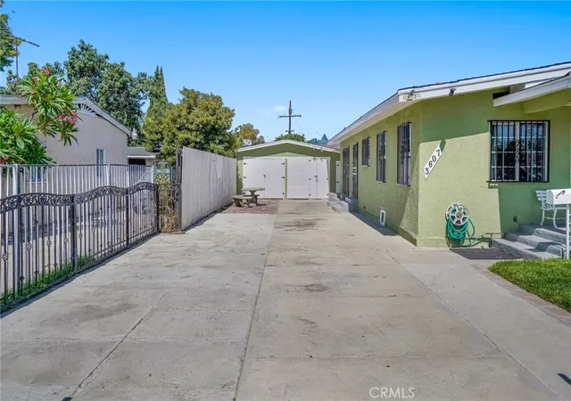 Photo 3 of Single family home for sale at 3607 Walnut, Lynwood, CA 90262 | MLS# DW26203670 | Listing updated on 2026-10-11