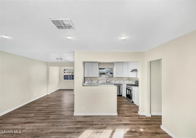 Photo 4 of Single family home for sale at 45503 11th Street W, Lancaster, CA 93534 | MLS# SR26203695 | Listing updated on 2026-09-18