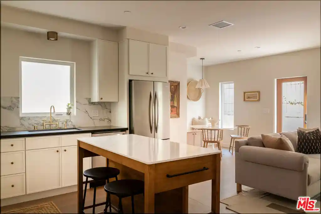 Listing Photo 1 - Condo for sale in 931 S Sycamore Ave located at 931 S Sycamore Ave, Los Angeles, CA 90036 - Unit 931 S Sycamore Ave