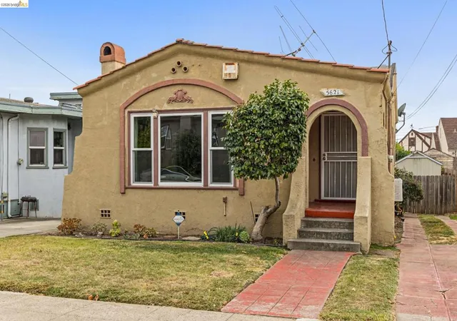 Photo 1 of Sale Pending at 5621 Roberts Ave, Oakland, CA 94605 | MLS# 41148561 | Listing updated on 2026-10-02
