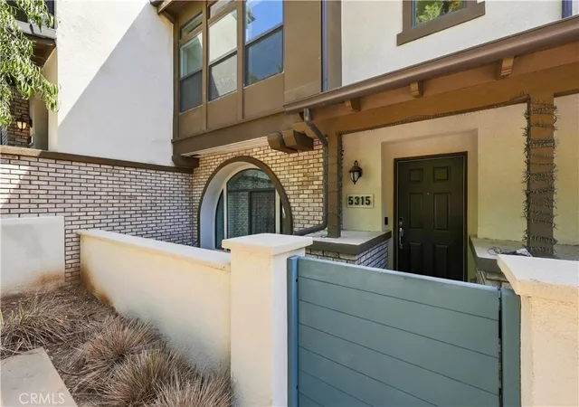 Listing Photo 3 - Condo for sale in building located at 5315 Bihr Ct, Whittier, CA 90601