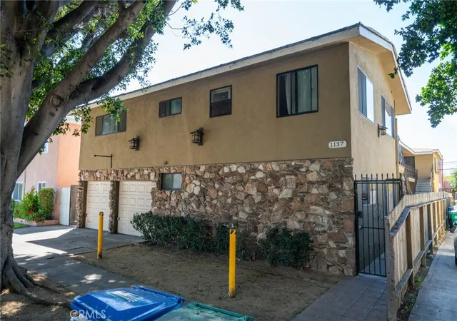 Photo 2 of Multi family home for sale at 1137 Junipero Ave, Long Beach, CA 90804 | MLS# OC26203726 | Listing updated on 2026-09-17