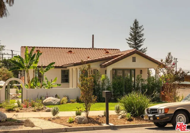 Photo 1 of Single family home for sale at 1062 Beverly Way, Altadena, CA 91001 | MLS# 26988575 | Listing updated on 2026-09-29
