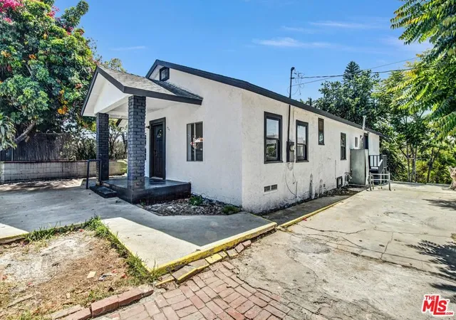 Photo 2 of Single family home for sale at 425 N Eastern Ave, Los Angeles, CA 90022 | MLS# 26989485 | Listing updated on 2026-10-01
