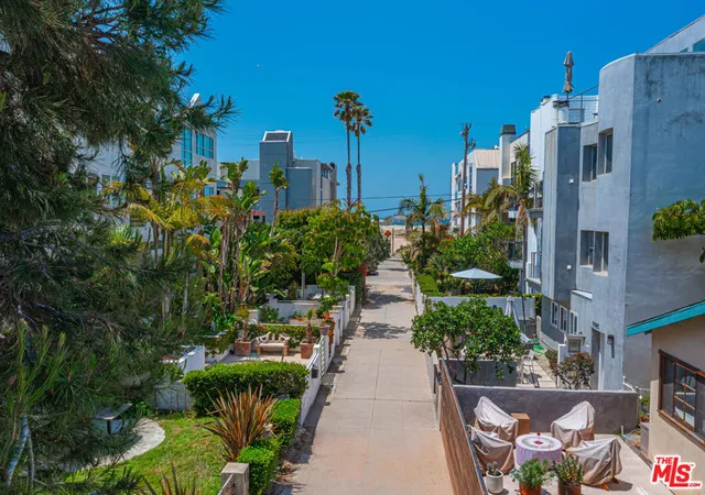Photo 3 of Multi family home for sale at 21 Voyage St, Marina Del Rey, CA 90292 | MLS# 26989547 | Listing updated on 2026-09-25