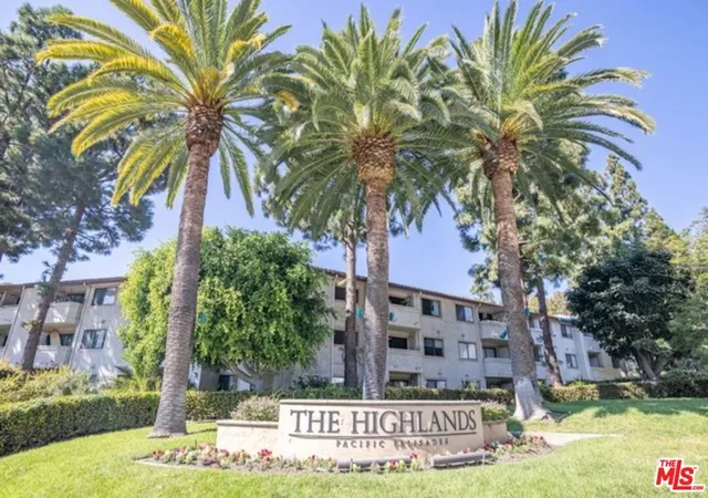 Photo 13 of Condo for sale at 501 Palisades Dr #103, Pacific Palisades, CA 90272 | MLS# 26989609 | Listing updated on 2026-09-25