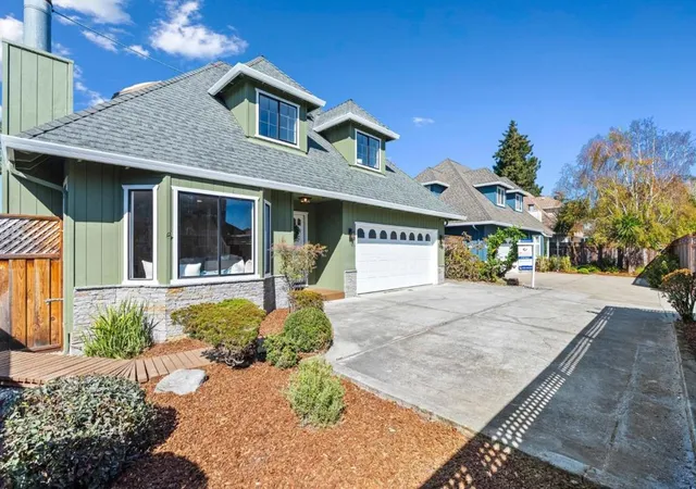 Photo 2 of Single family home for sale at 1839 Silvana Ln, Santa Cruz, CA 95062 | MLS# ML82061463 | Listing updated on 2026-10-13