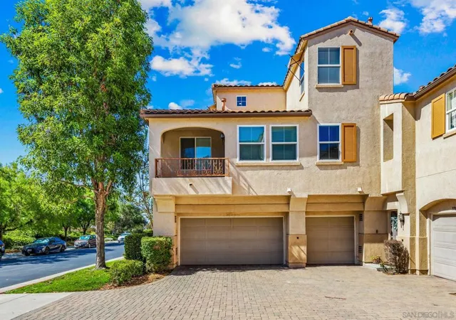 Photo 3 of Townhouse for sale at 977 Pearleaf Ct, San Marcos, CA 92078 | MLS# 260022785SD | Listing updated on 2026-10-05