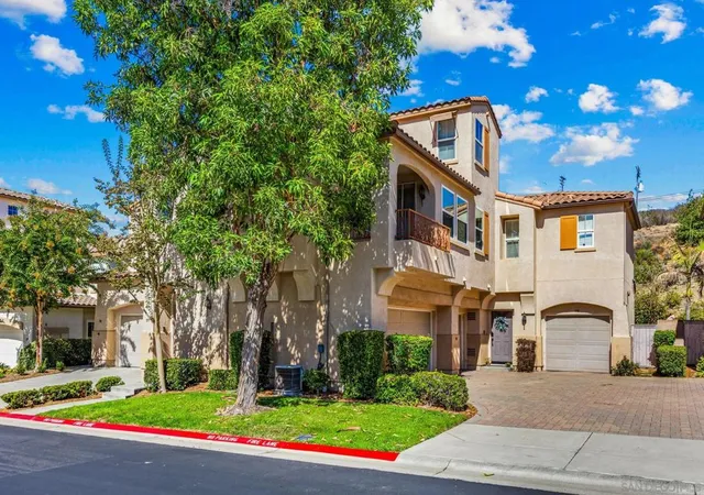 Photo 3 of Townhouse for sale at 977 Pearleaf Ct, San Marcos, CA 92078 | MLS# 260022785SD | Listing updated on 2026-10-05
