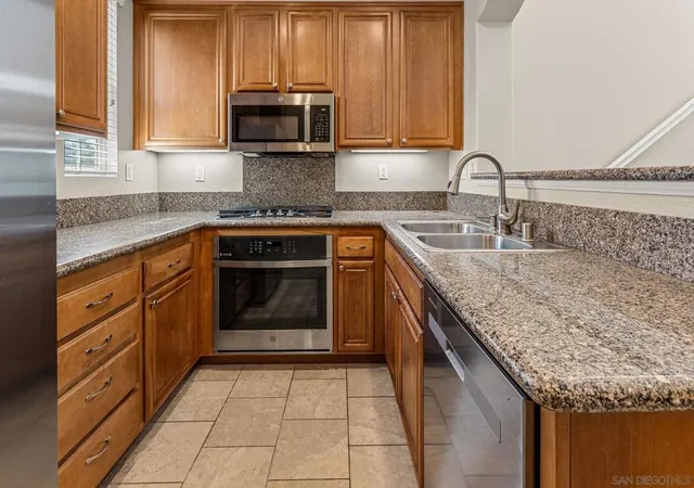 Photo 4 of Townhouse for sale at 977 Pearleaf Ct, San Marcos, CA 92078 | MLS# 260022785SD | Listing updated on 2026-10-05