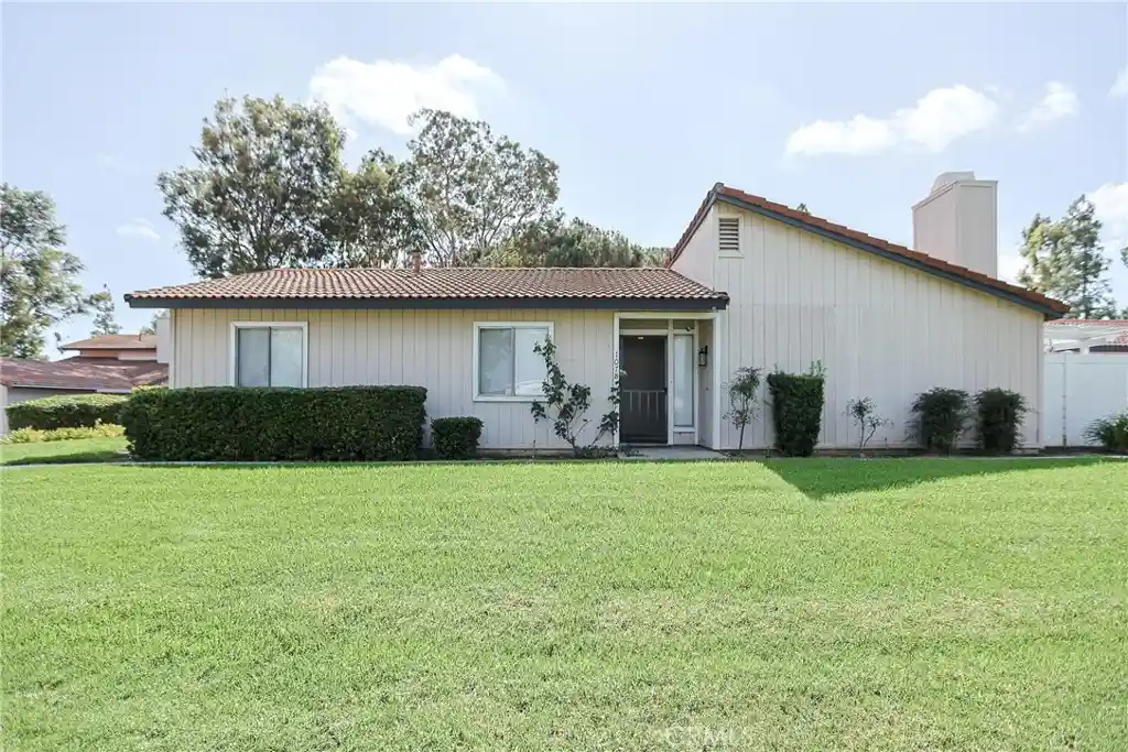 Condo for sale at 1078 Border, Corona, CA 92882 | MLS# OC26203635