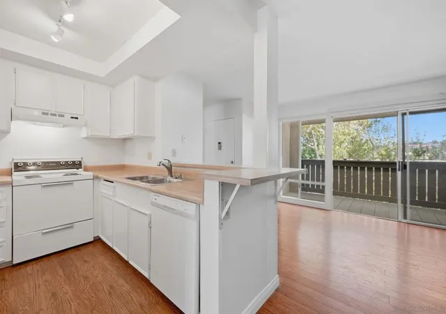 Photo 2 of Sale Pending at 155 W Glaucus #C, Encinitas, CA 92024 | MLS# 260022791SD | Listing updated on 2026-10-02