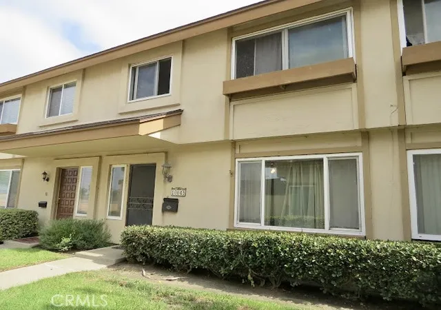 Photo 3 of Townhouse for sale at 10045 Karmont, South Gate, CA 90280 | MLS# MB26203340 | Listing updated on 2026-10-10