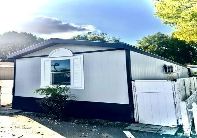 Photo 1 of Sale Pending at 400 Arbor #502, Long Beach, CA 90805 | MLS# DW26203907 | Listing updated on 2026-10-03