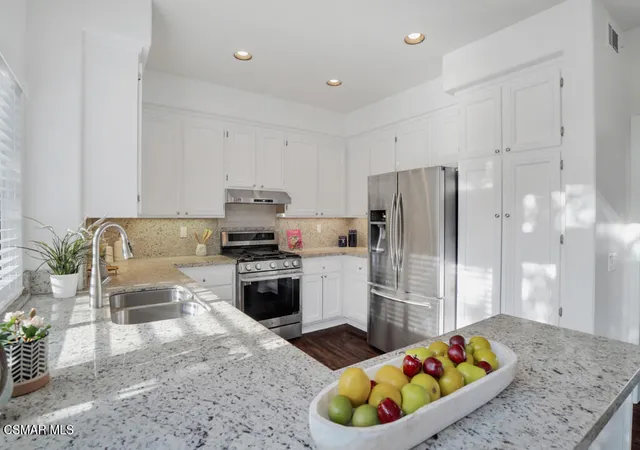 Photo 2 of Single family home for sale at 323 Ocho Rios Way, Oak Park, CA 91377 | MLS# 226004444 | Listing updated on 2026-10-05