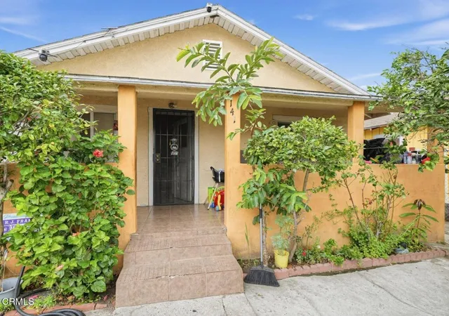 Multi family home for sale at 141 S Hayes Ave, Oxnard, CA 93030 | MLS# V1-38789
